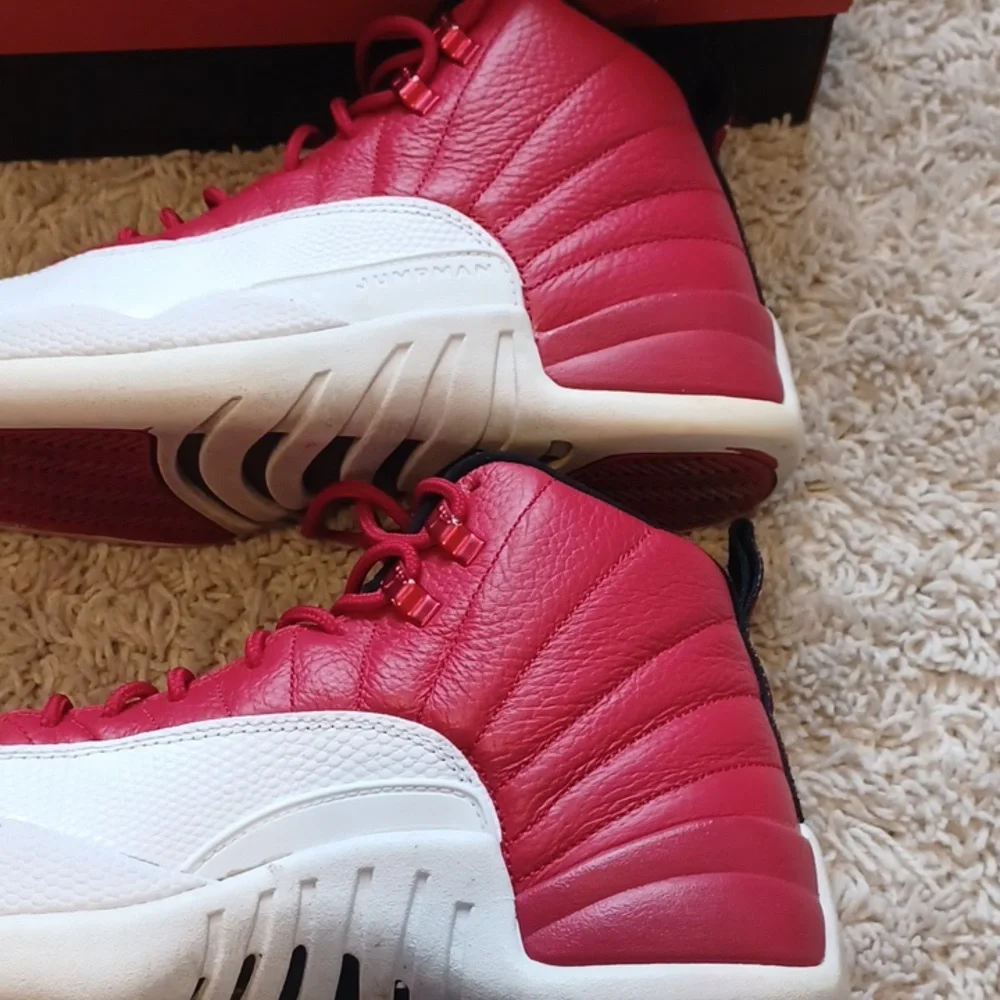 EUC Air Jordan 12 Retro Size 8 Red / White - Picture 9 of 16